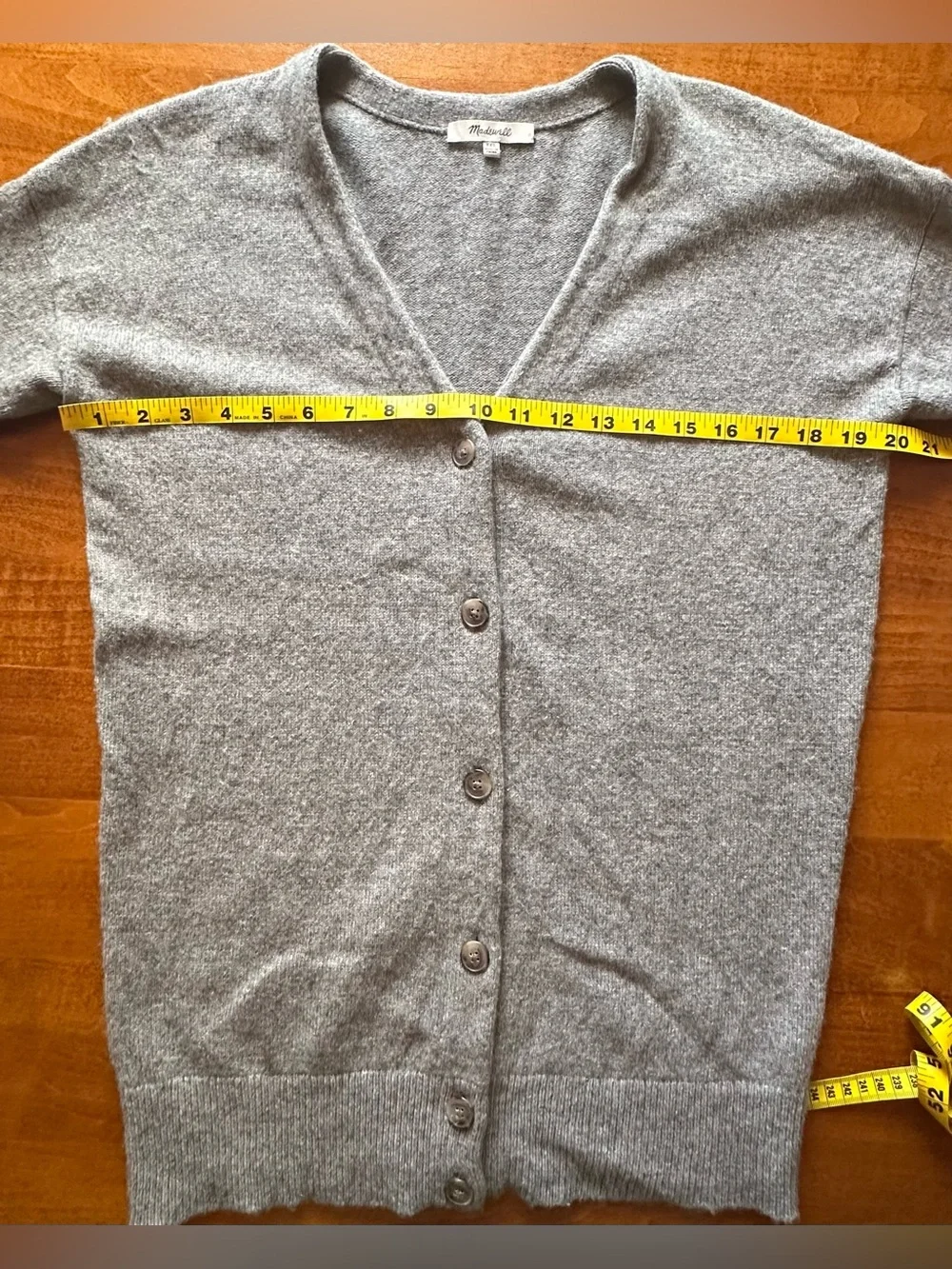 Madewell•merino wool button-down cardigan•XXS•light gray•tortoise shell buttons